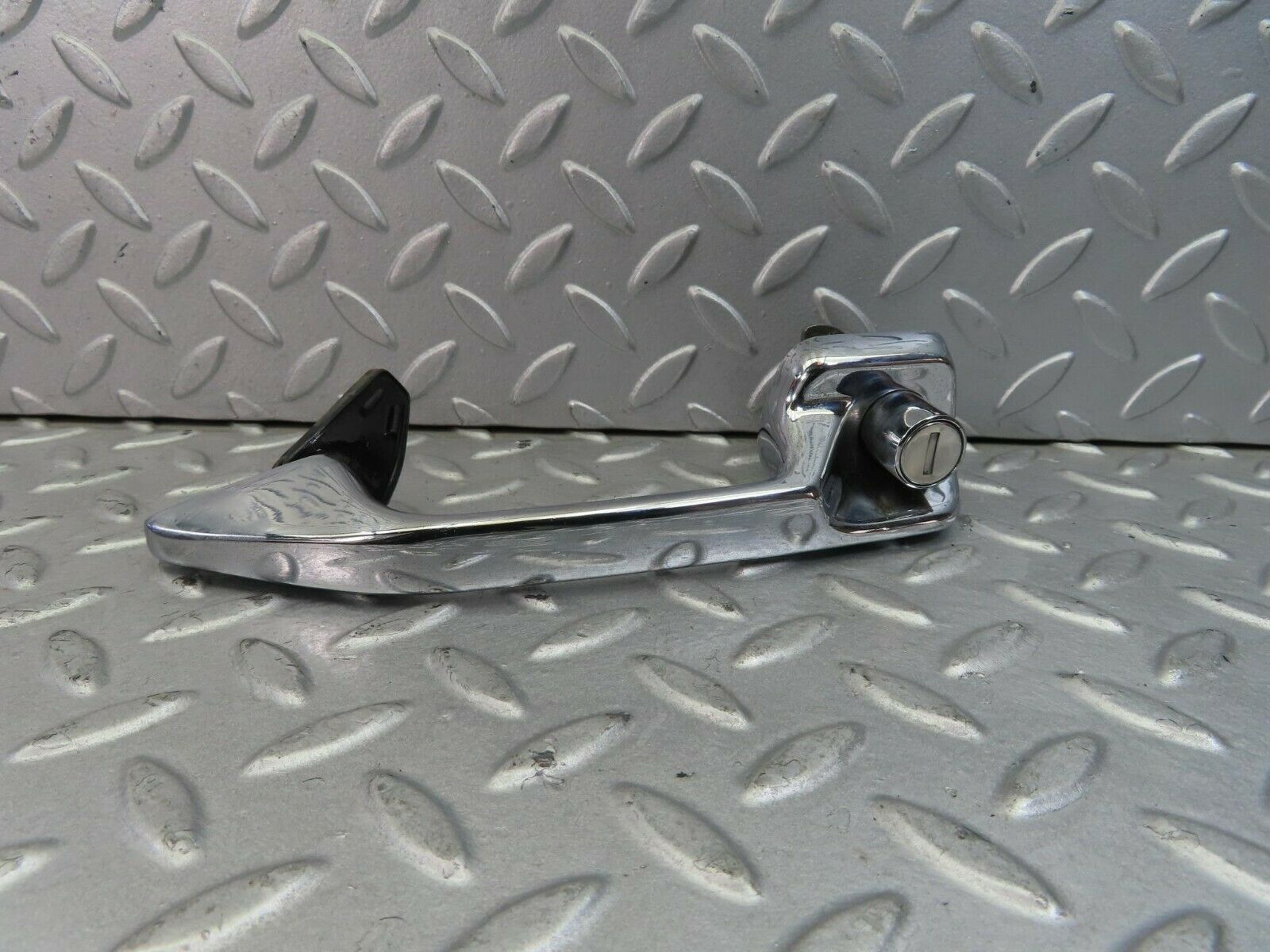 8798 Mercedes-Benz W108 Chrome Door Handle Front Right No Key 1087661401