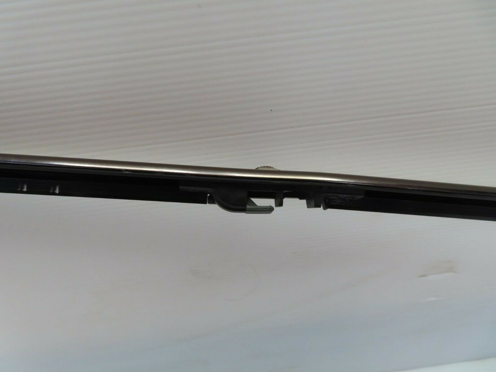 9540 Mercedes-Benz C124 300CE Coupe Roof Chrome Right Side