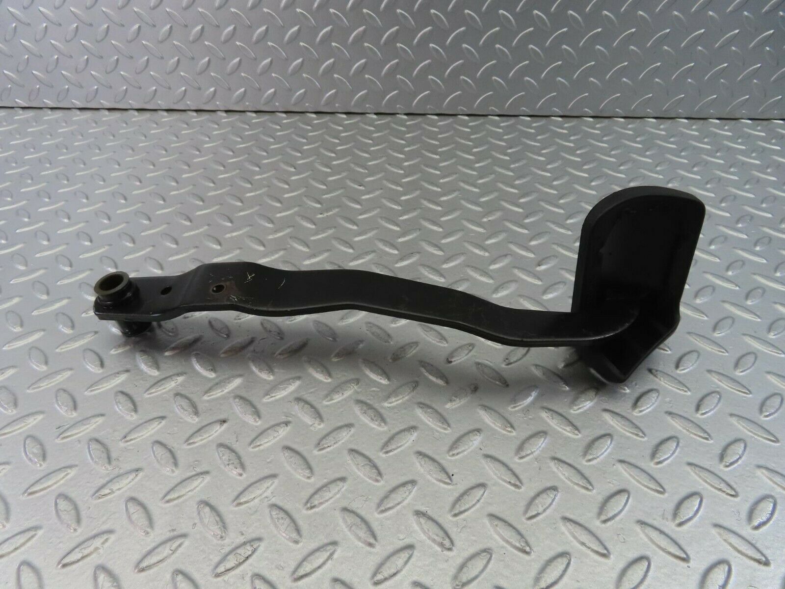 10085 Mercedes-Benz C123 230CE Coupe Brake Pedal