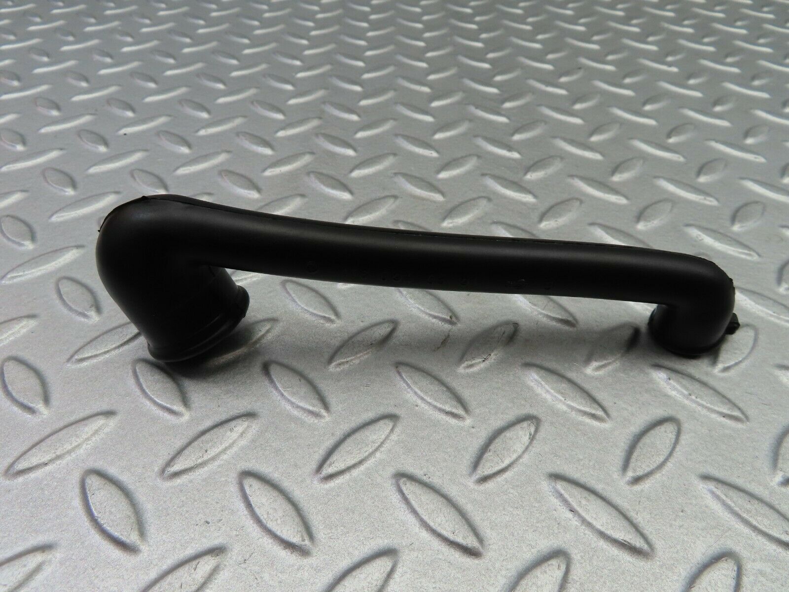 6159 Mercedes-Benz W126 380SE Air Hose For Valve Cover 1160940591