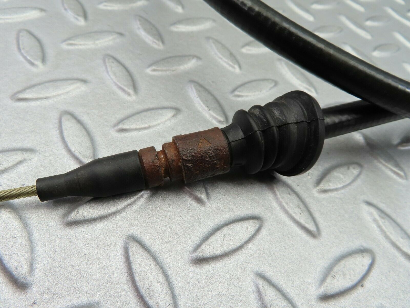 5922 Mercedes-Benz W123 200 Handbrake Cable