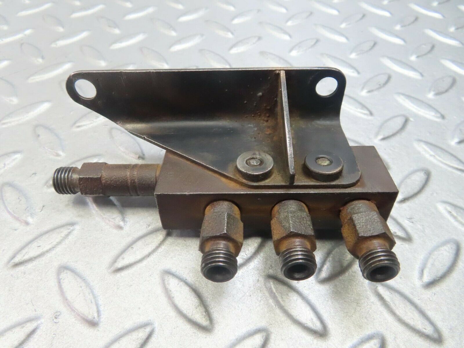 8463 Mercedes-Benz W111 Fuel Injection Distributor