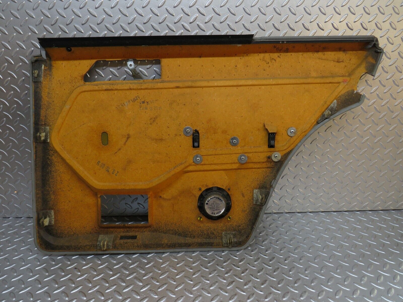 32342 Mercedes-Benz S124 300TE Wagon Rear Left Door Card Grey