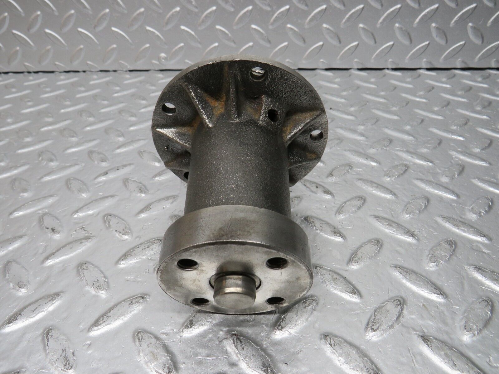 31075 Mercedes-Benz W123 200D Water Pump