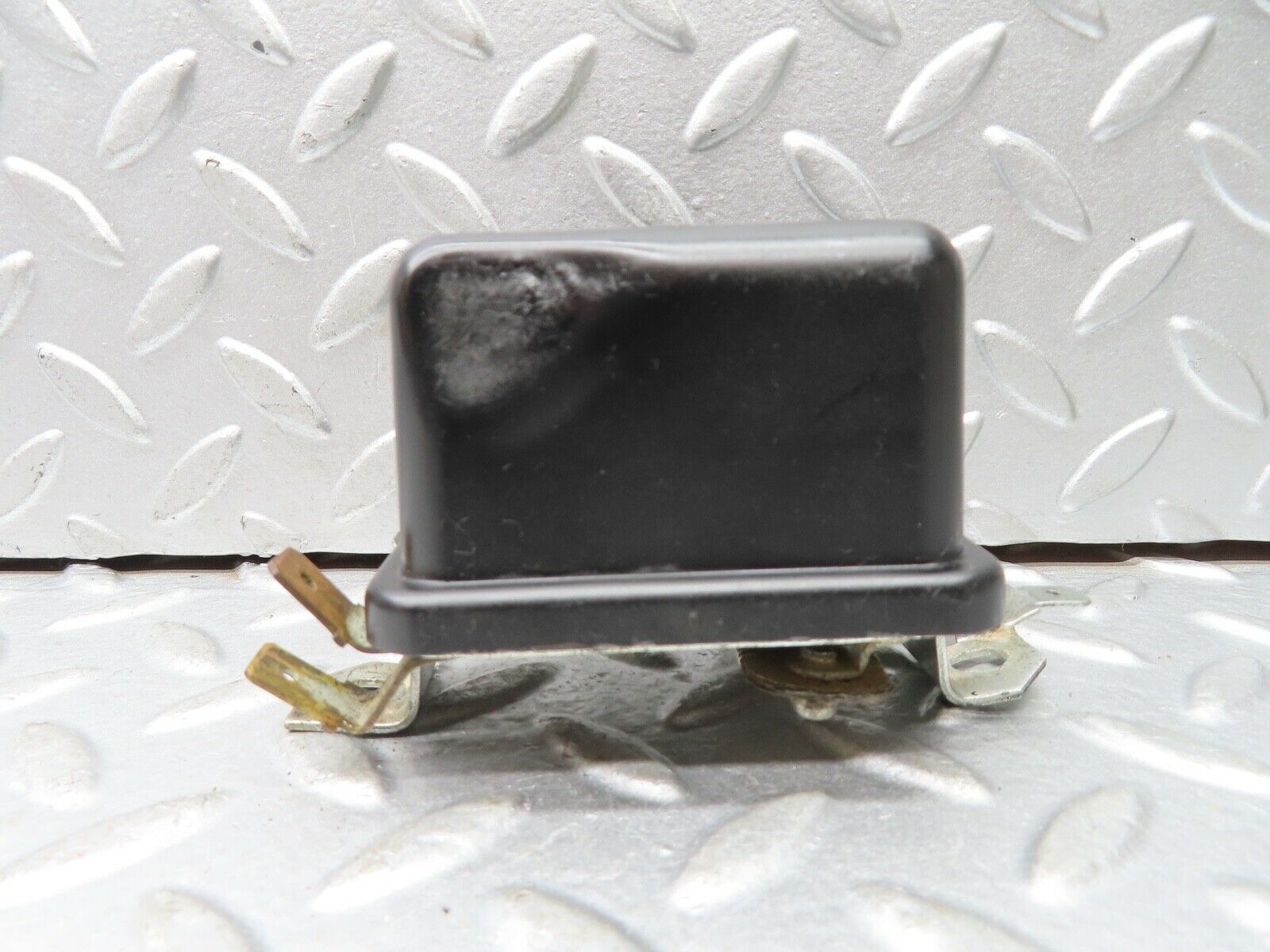 18875 Mercedes-Benz W121 190b Ponton Voltage Regulator Hüco 133503