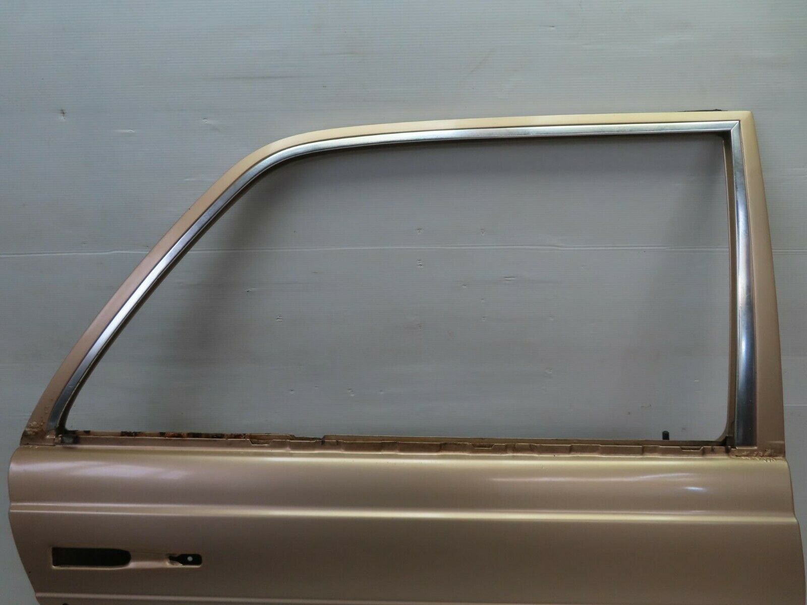 10904 Mercedes-Benz W123 230E Rear Right Door