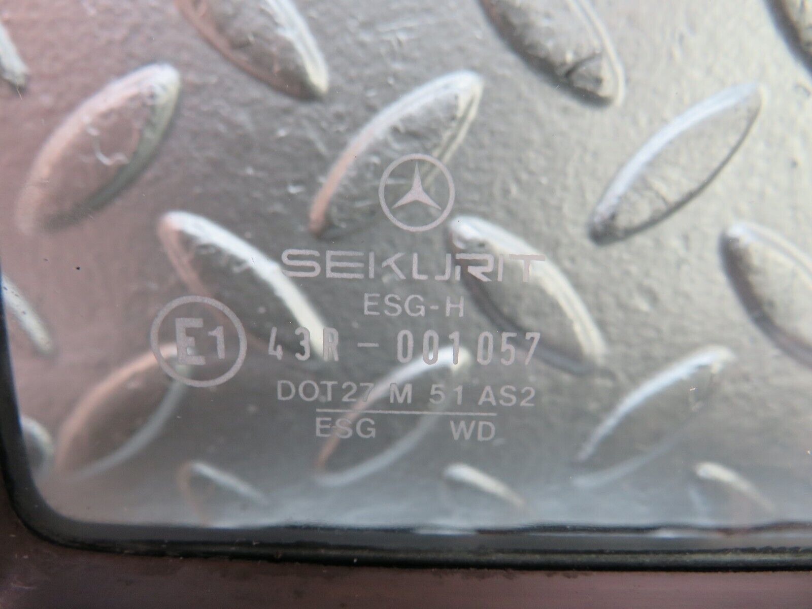 27224 Mercedes-Benz W123 280E Rear Left Quarter Window Glass 1237350124