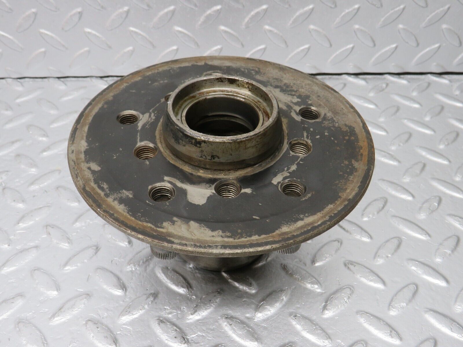 40397 Mercedes-Benz W110 230 Front Wheel Hub