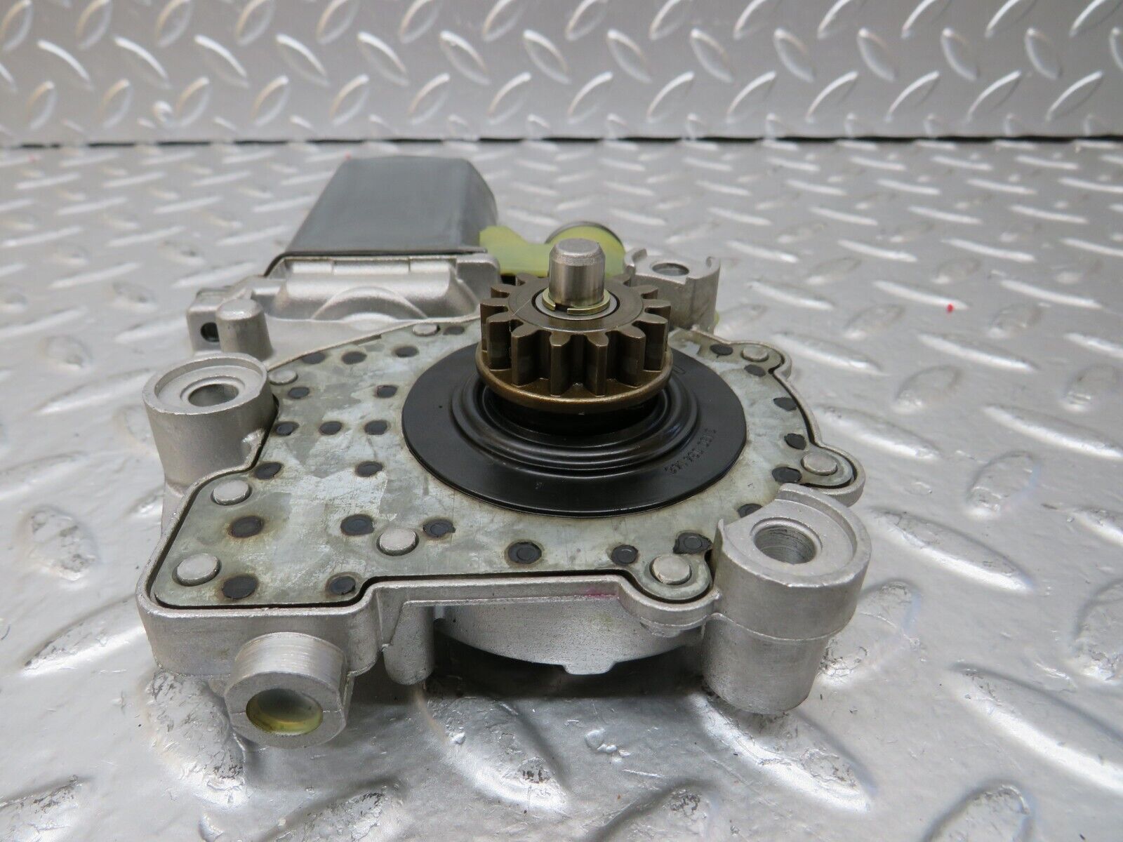 24744 Mercedes-Benz W140 S320 Front Left Window Regulator Motor 1407202746