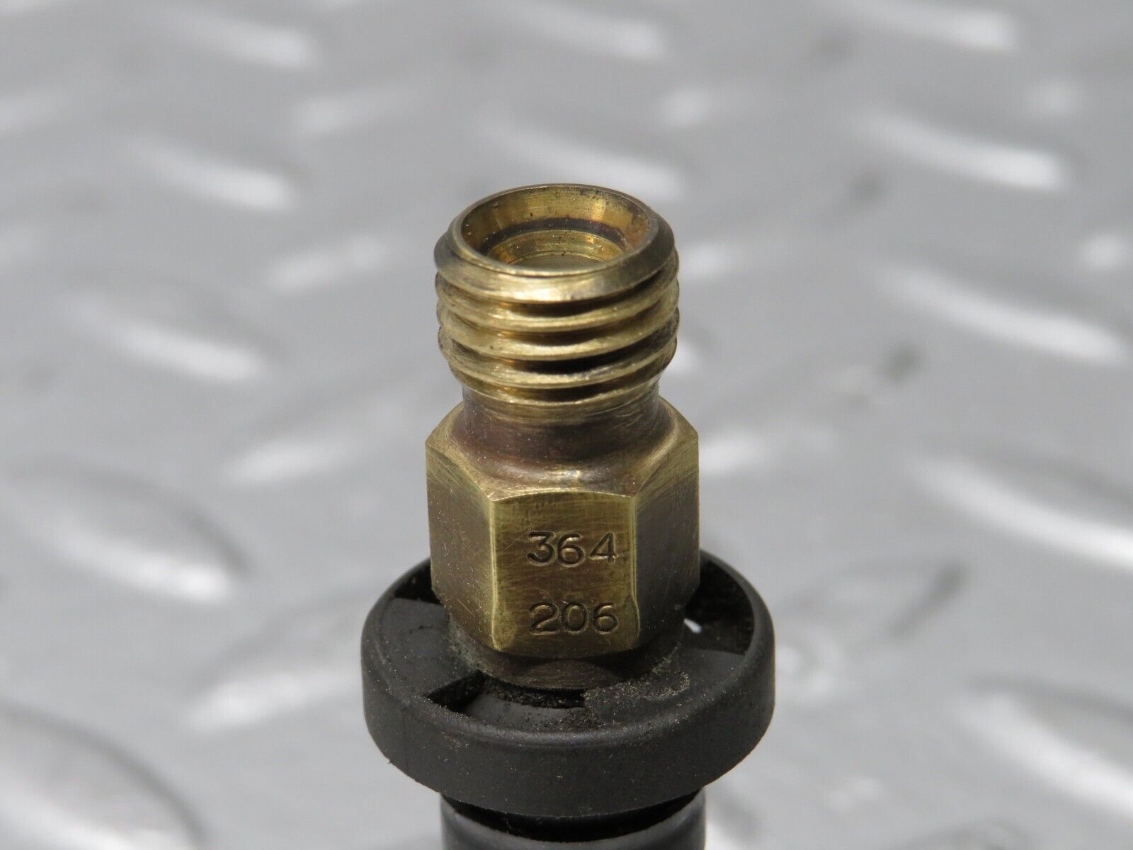 38904 Mercedes-Benz W201 190E 2.6L Fuel Injector Bosch 0000785623 0437502047