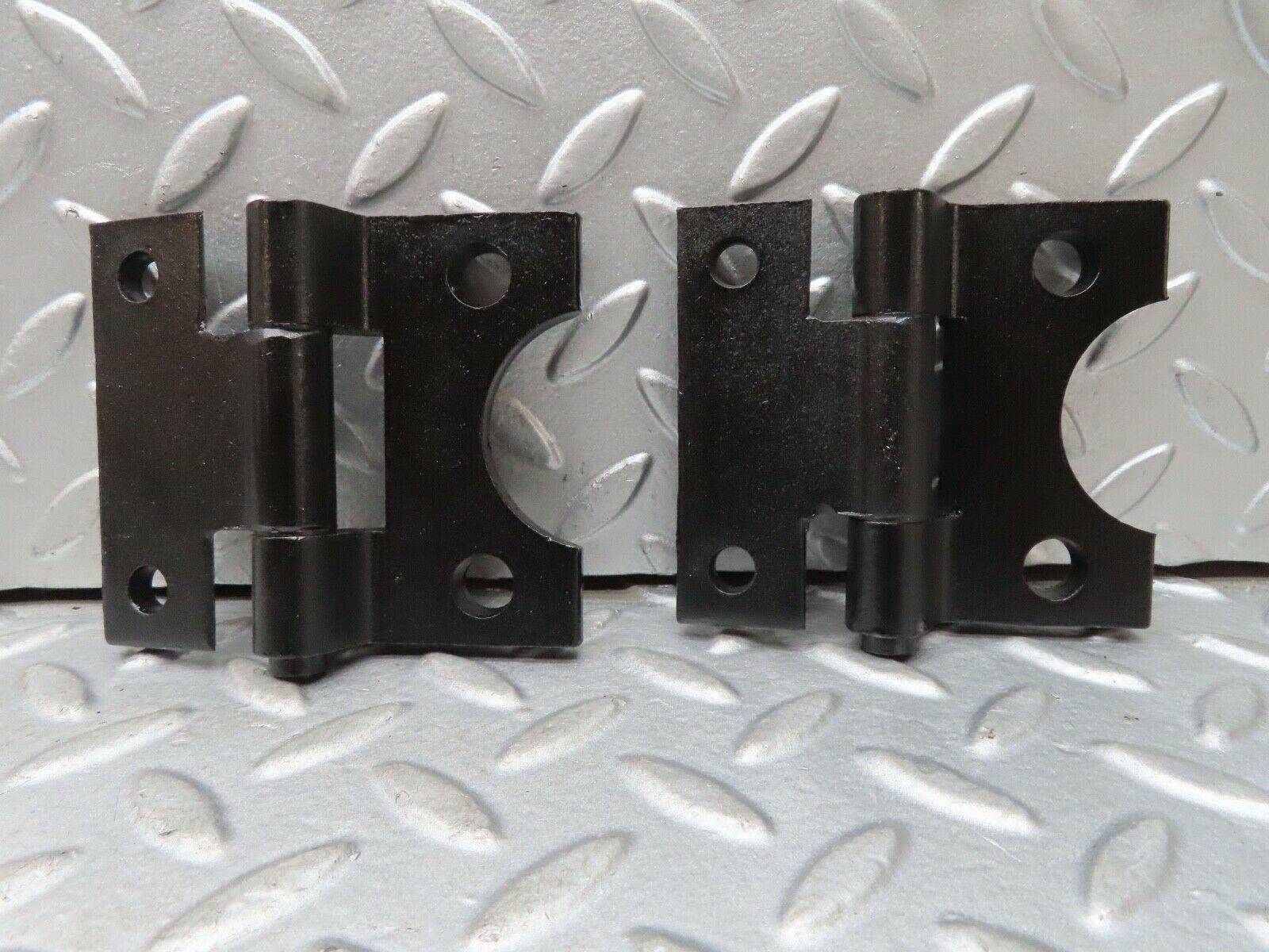 17830 Mercedes-Benz W116 450SEL Door Hinges Front Left