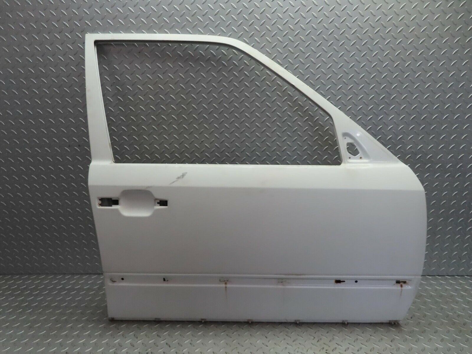 16208 Mercedes-Benz W124 260E Front Right Door