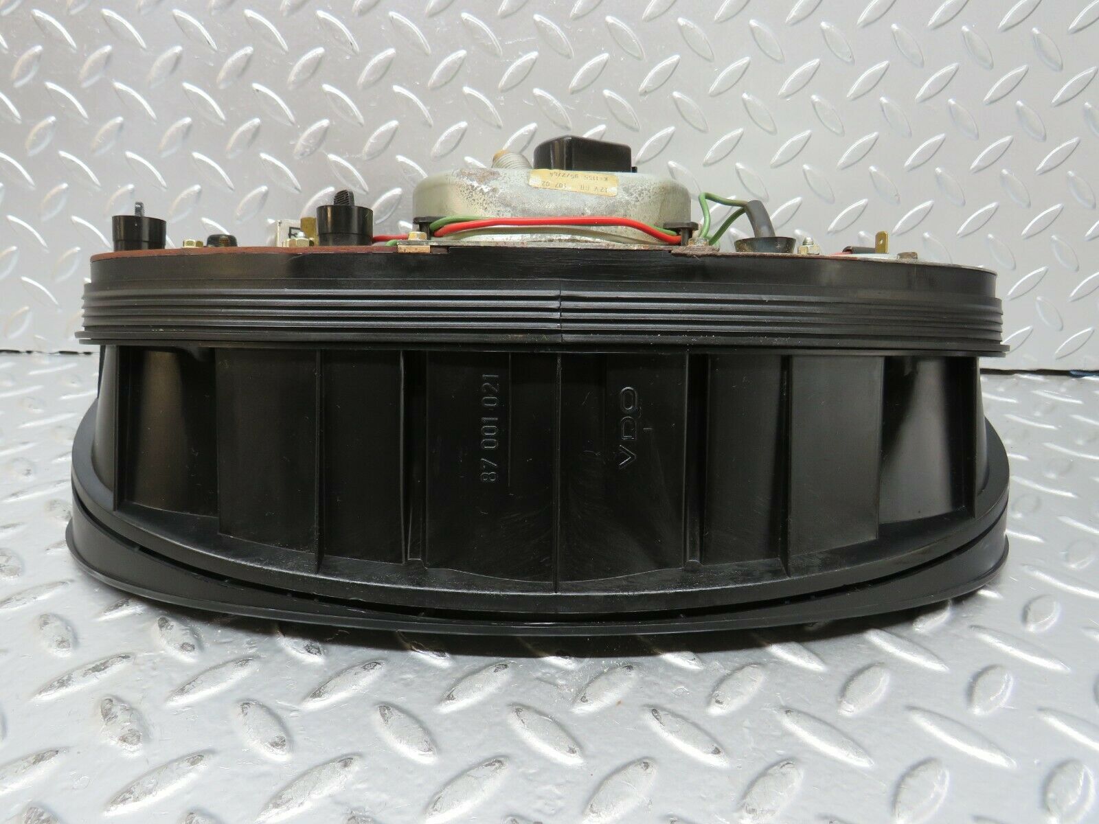 23684 Mercedes-Benz W116 350SE Instrument Cluster 87001021 1075423701