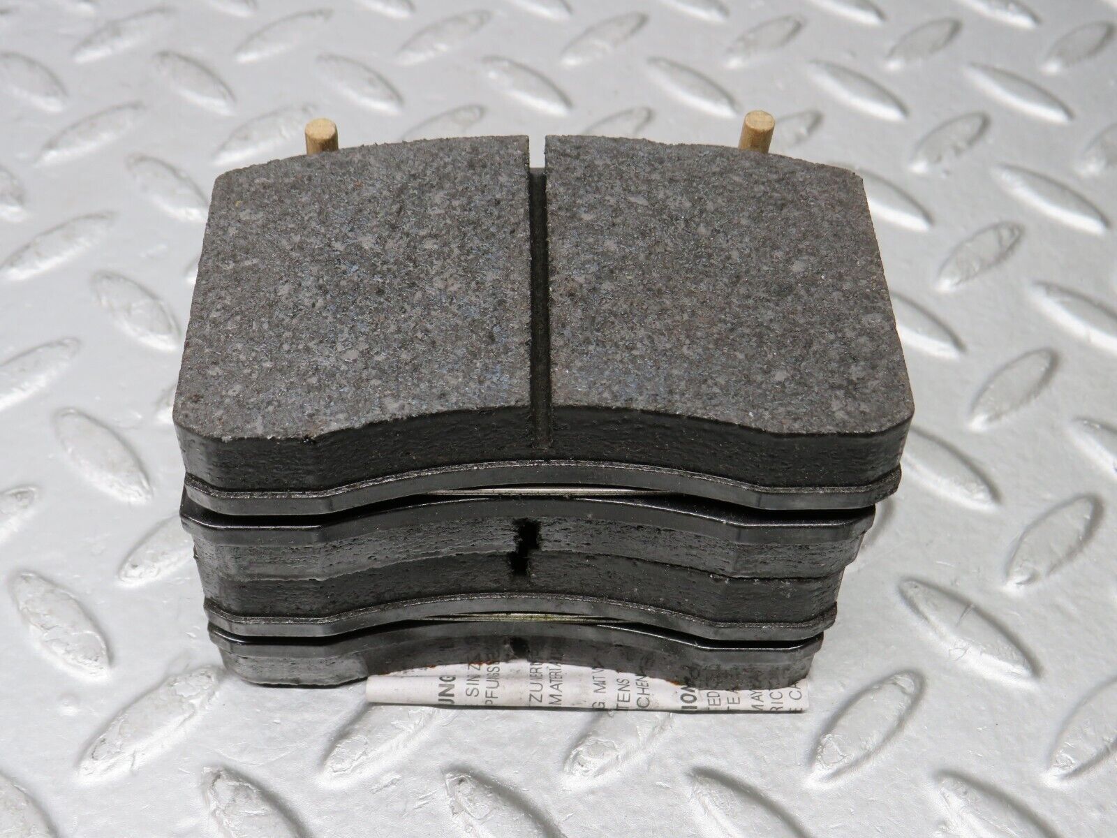 38209 Mercedes-Benz W124 R129 Genuine Front Brake Pads New 0054200220