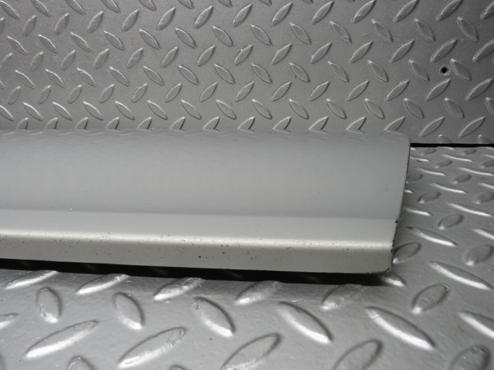 39381 Mercedes-Benz R129 320SL Coupe Right Door Lower Moulding Trim 1296902240