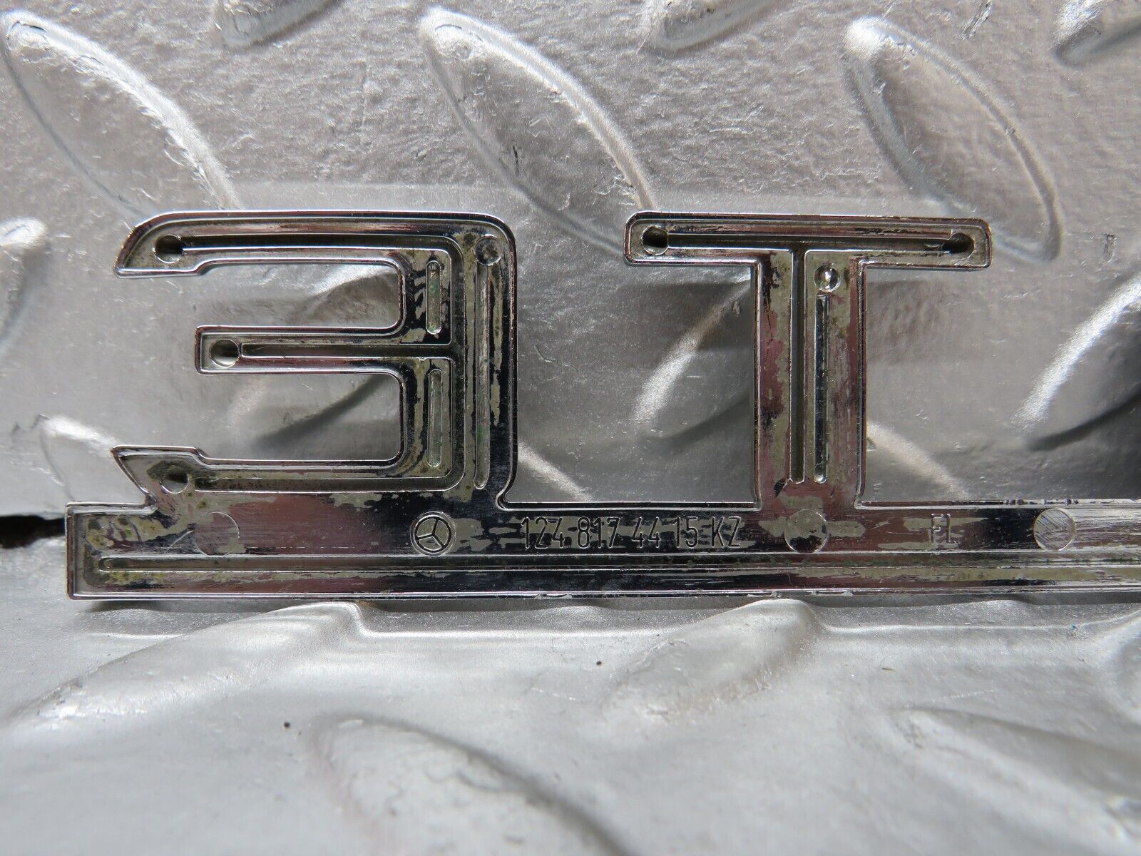 31269 Mercedes-Benz S124 220TE Wagon Trunk Badge Emblem 1248174415