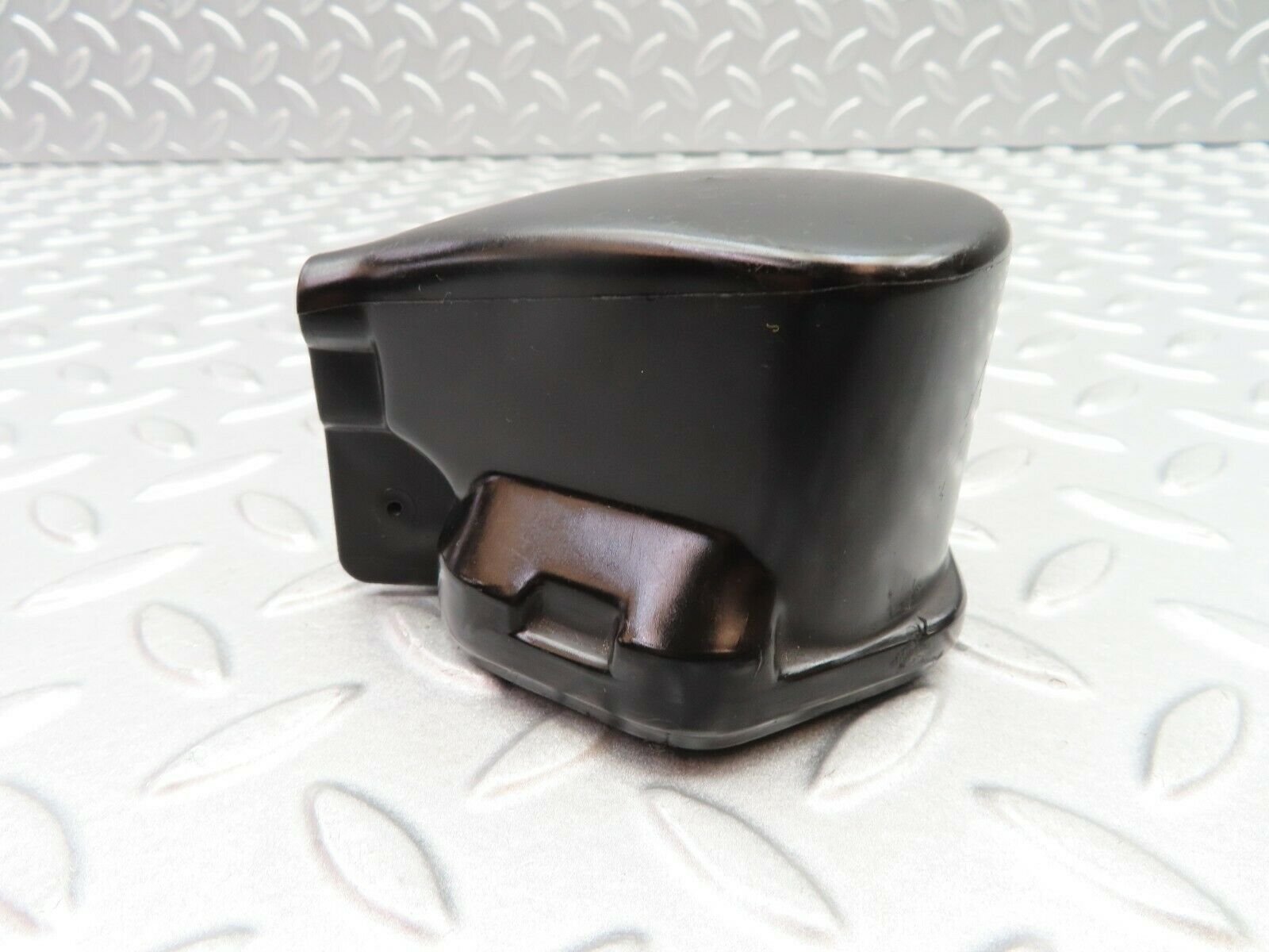 5439 Mercedes-Benz W124 230E Ignition Coil Cover Cap 0001582285