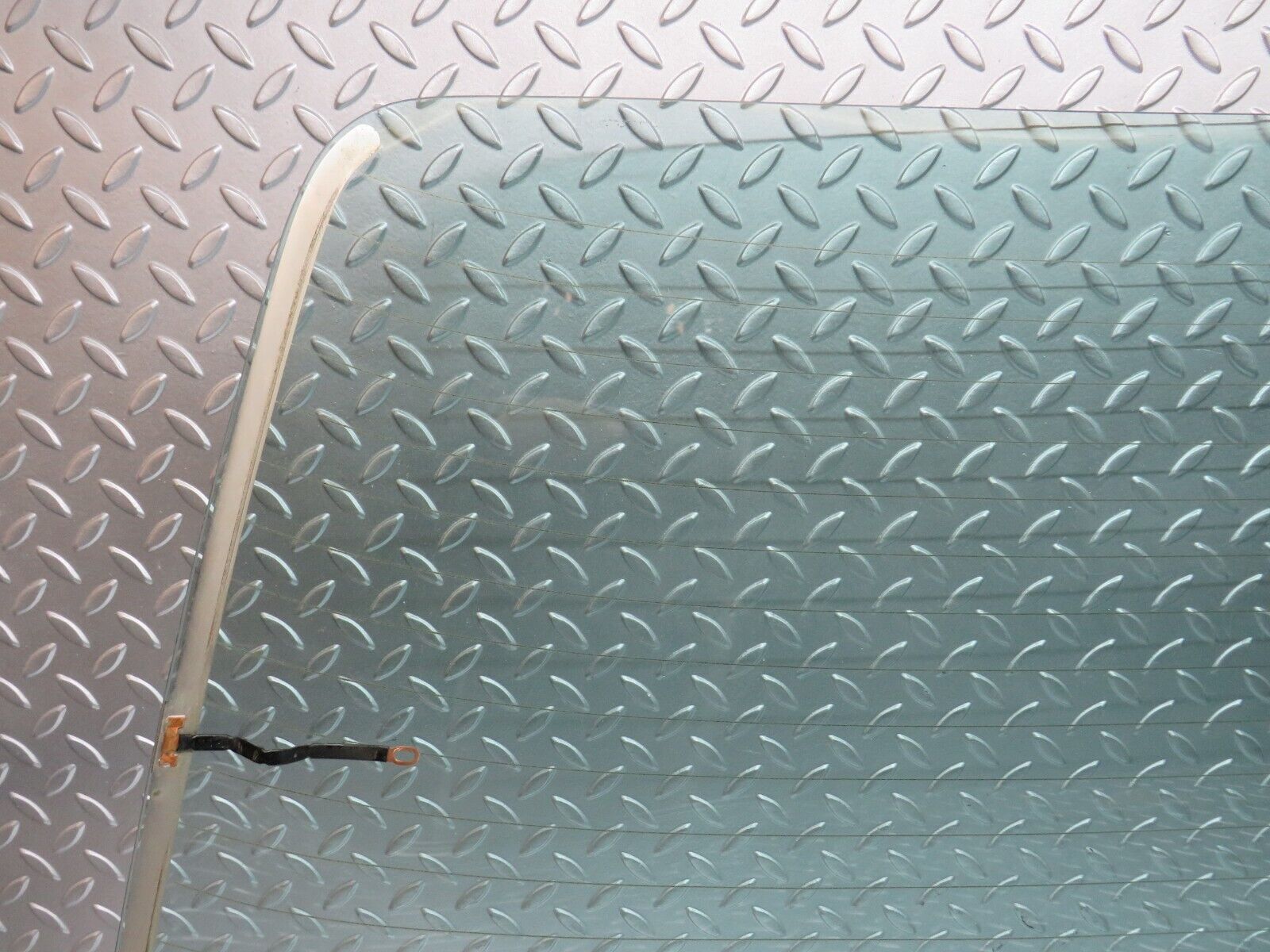 29820 Mercedes-Benz W123 230E Rear Heated Windscreen Glass