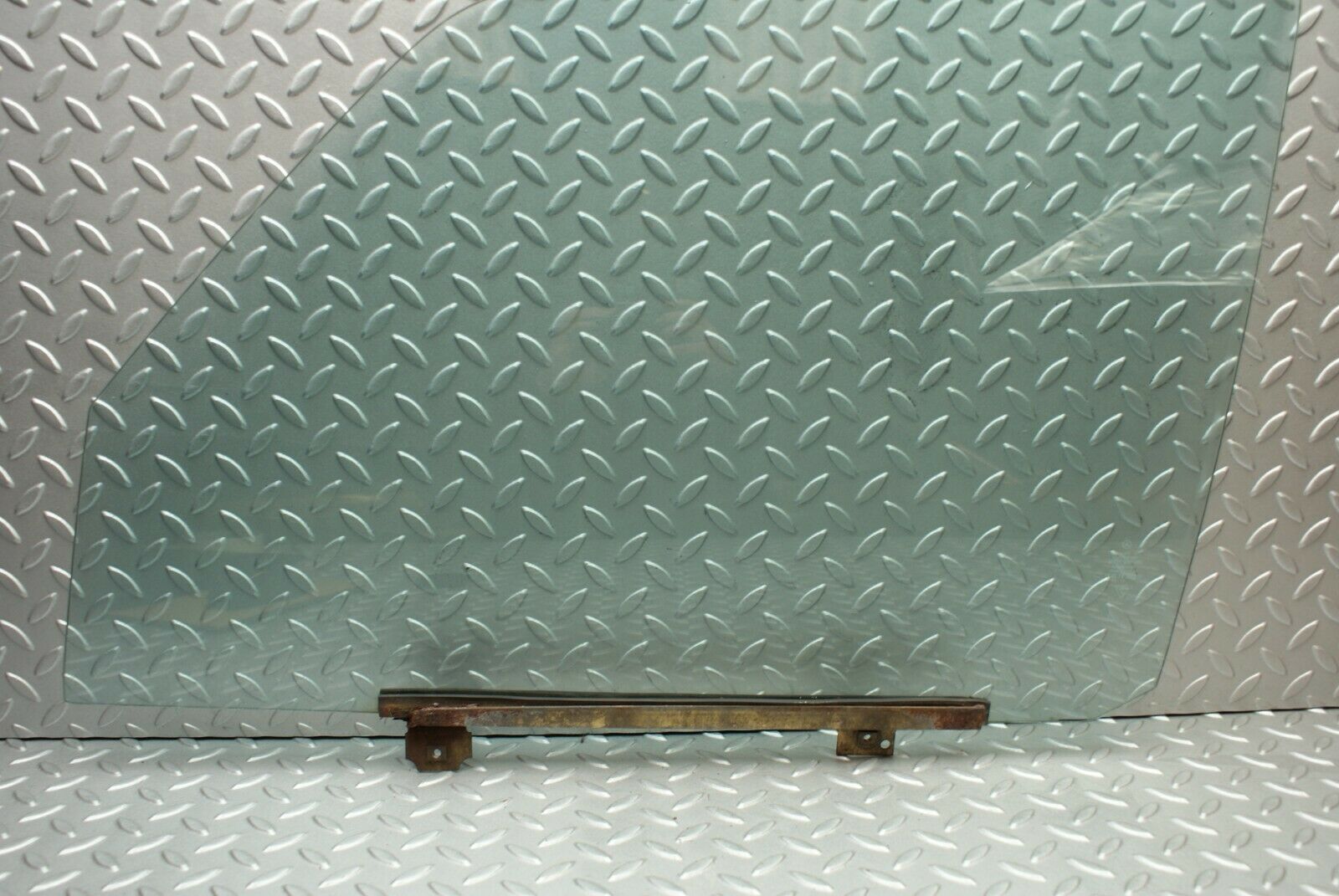 2561 Mercedes-Benz W116 350SE Front Left Door Glass