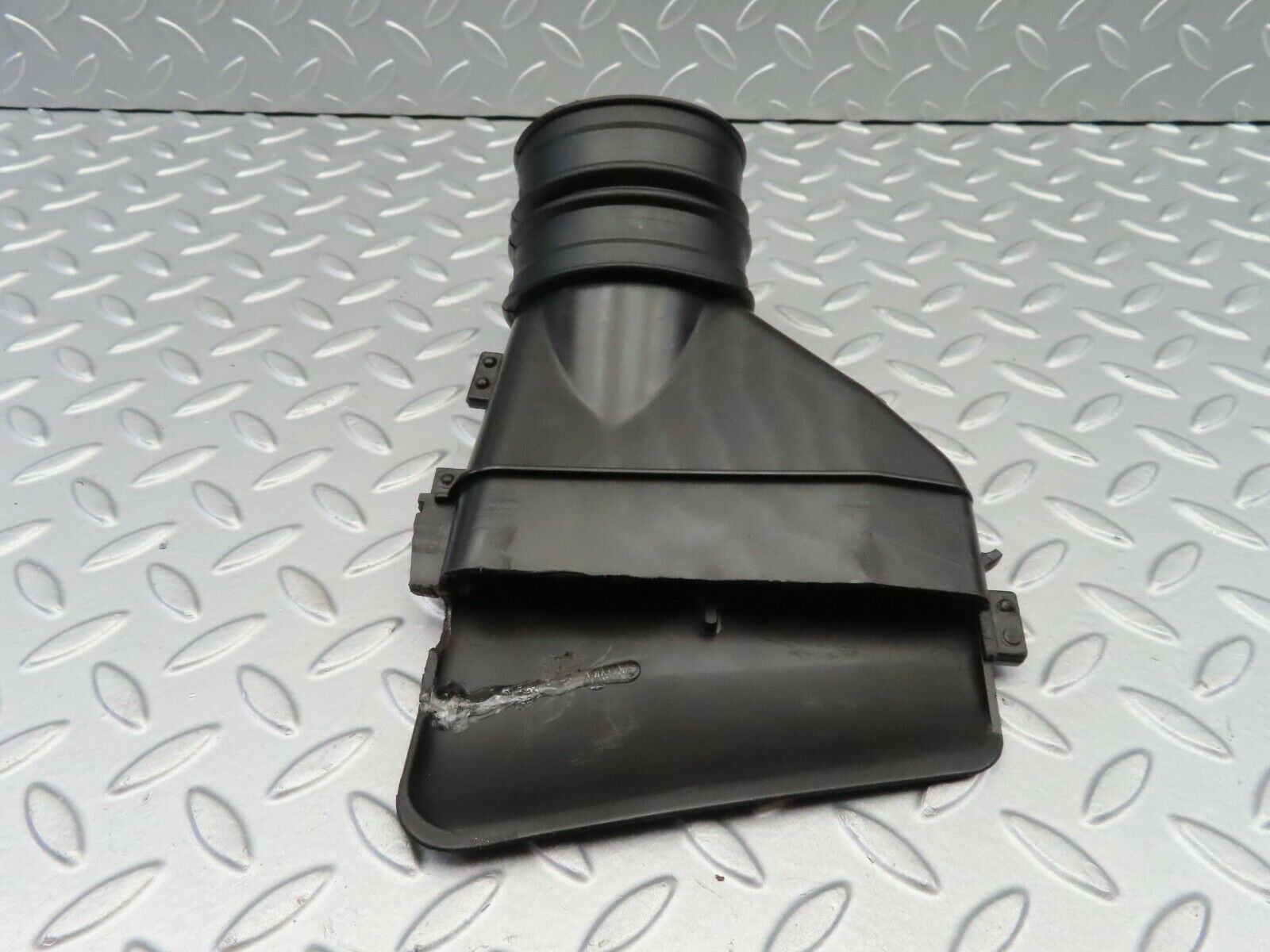 6570 Mercedes-Benz S124 E220 Wagon Air Intake Suction Pipe 1245280804