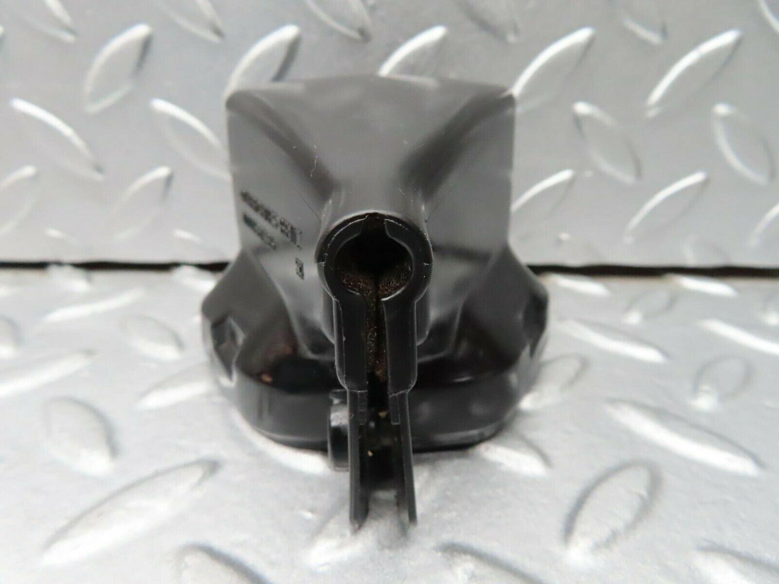 16307 Mercedes-Benz W124 260E Ignition Coil Cover Cap 0001582285