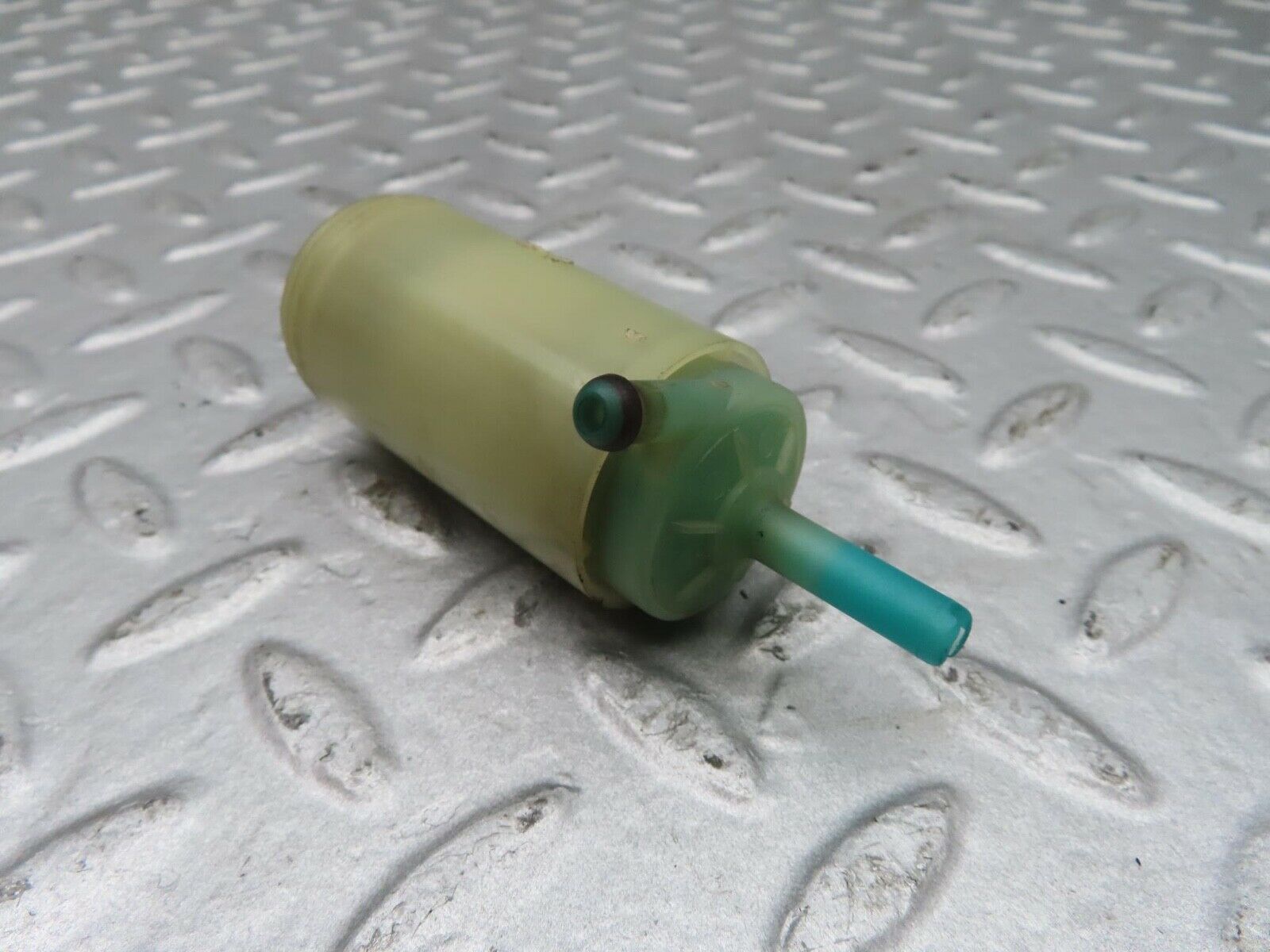 16179 Mercedes-Benz W124 260E Windscreen Washer Pump