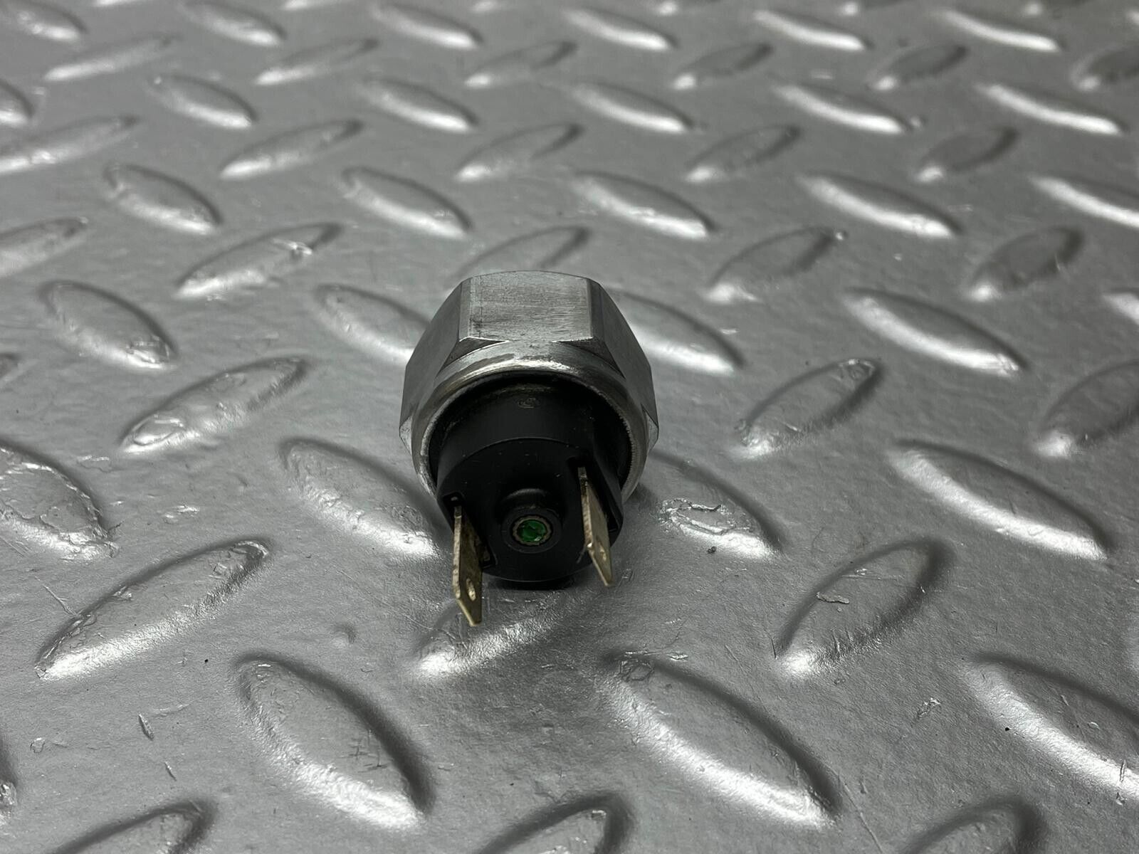 39582 Mercedes-Benz R129 320SL Coupe Aircon Pressure Switch 1248208310