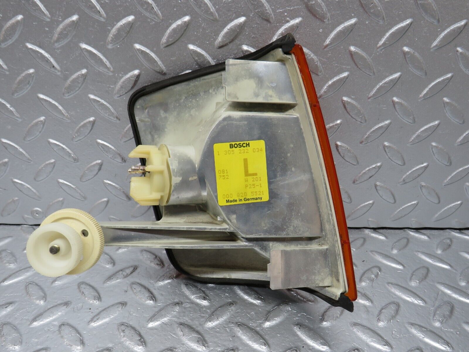 33678 Mercedes-Benz W201 190E 2.0L Indicator Light Front Left Bosch 1305232034