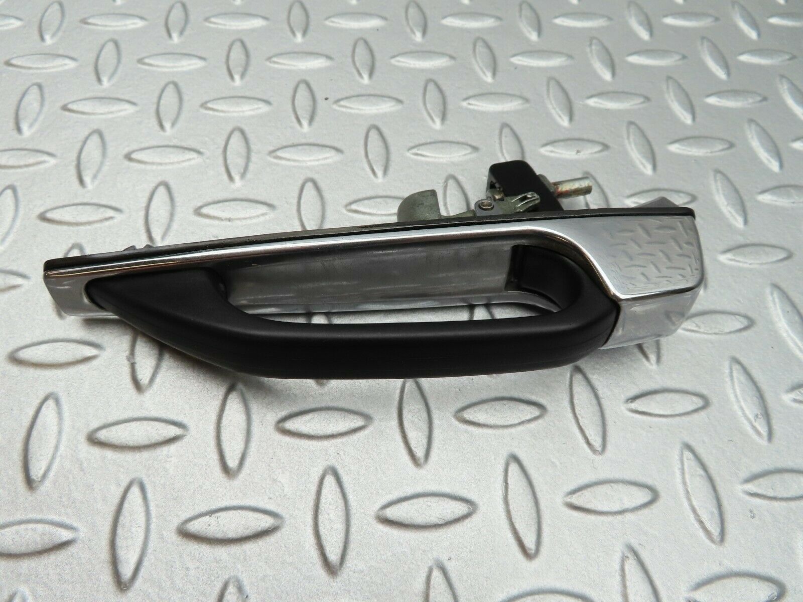 4517 Mercedes-Benz W123 230E Exterior Door Handle Rear 1237600359