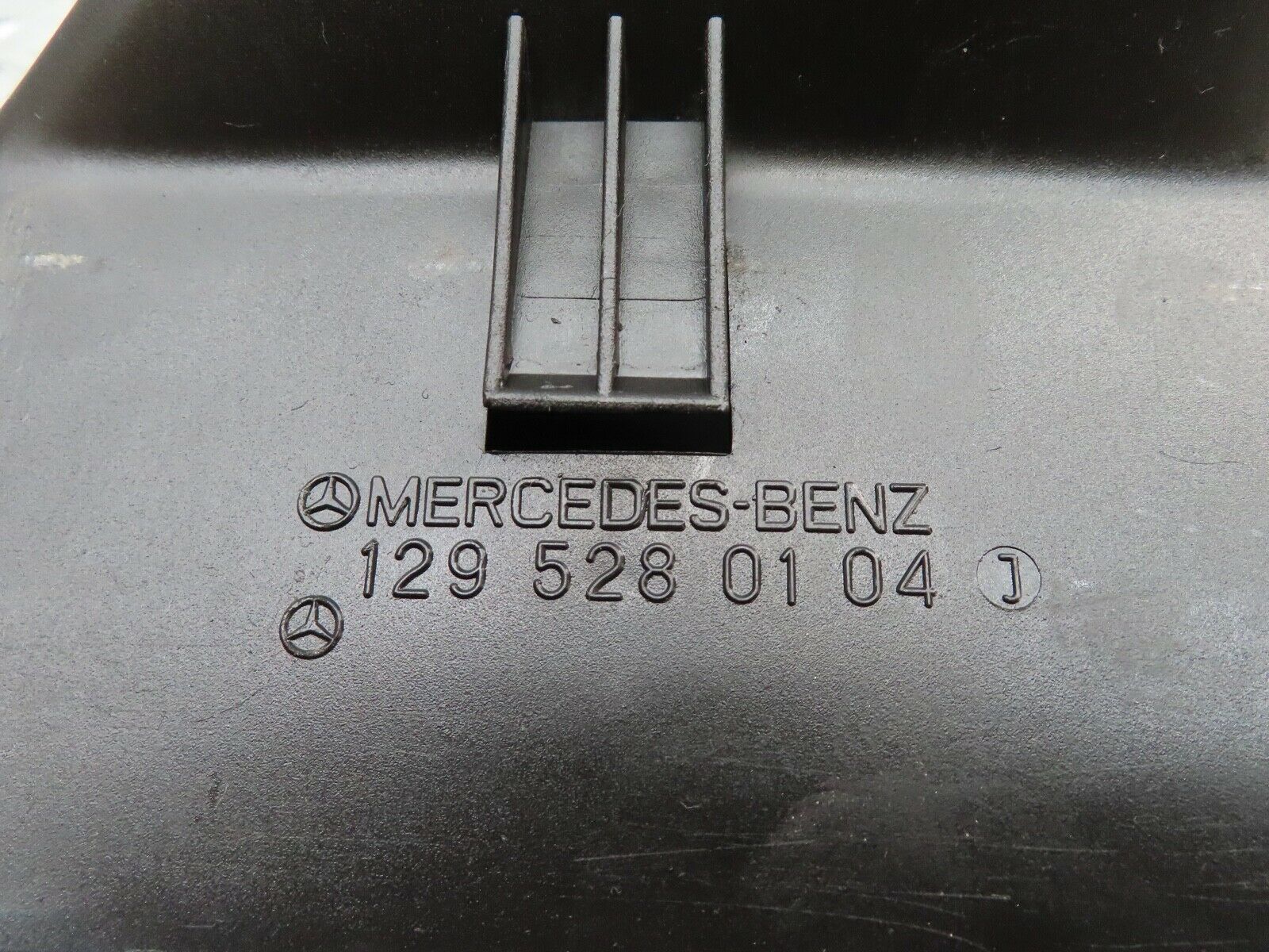 17149 Mercedes-Benz R129 300SL Coupe Air Intake Duct Left Side 1295280104