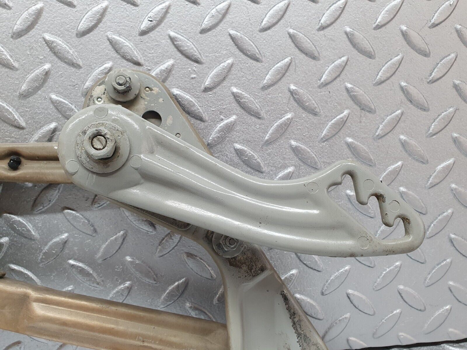 41438 Mercedes-Benz W124 200E Bonnet Hinge Left Side 1248870974 1248800128