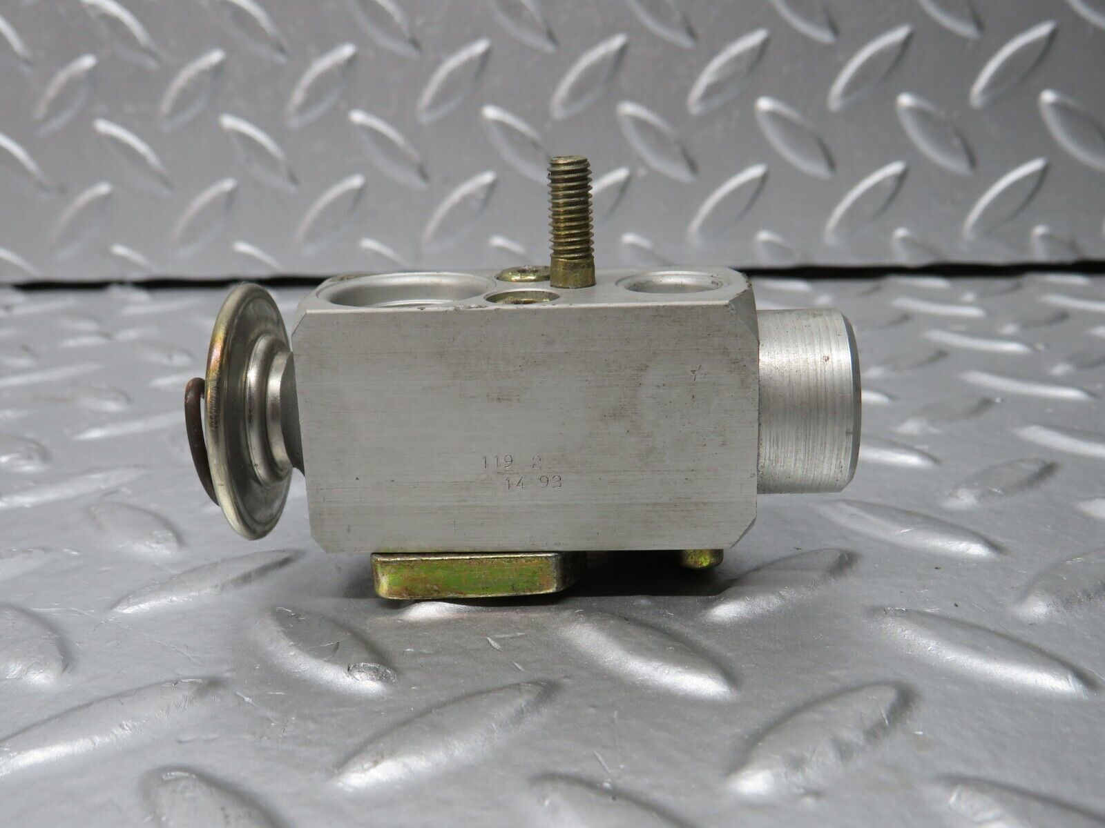 31911 Mercedes-Benz S124 220TE Wagon Air Condition Expansion Valve 1248300484