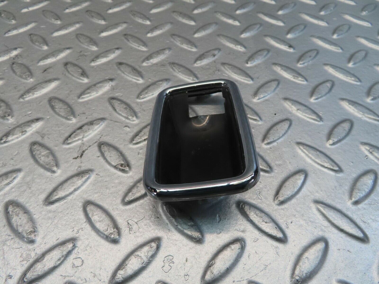 11366 Mercedes-Benz C123 230CE Coupe Frame For Door Opener Right 1087660611