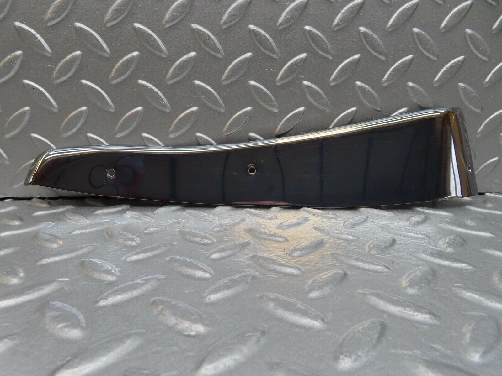 13983 Mercedes-Benz C107 280SLC Right Door Chrome Cover