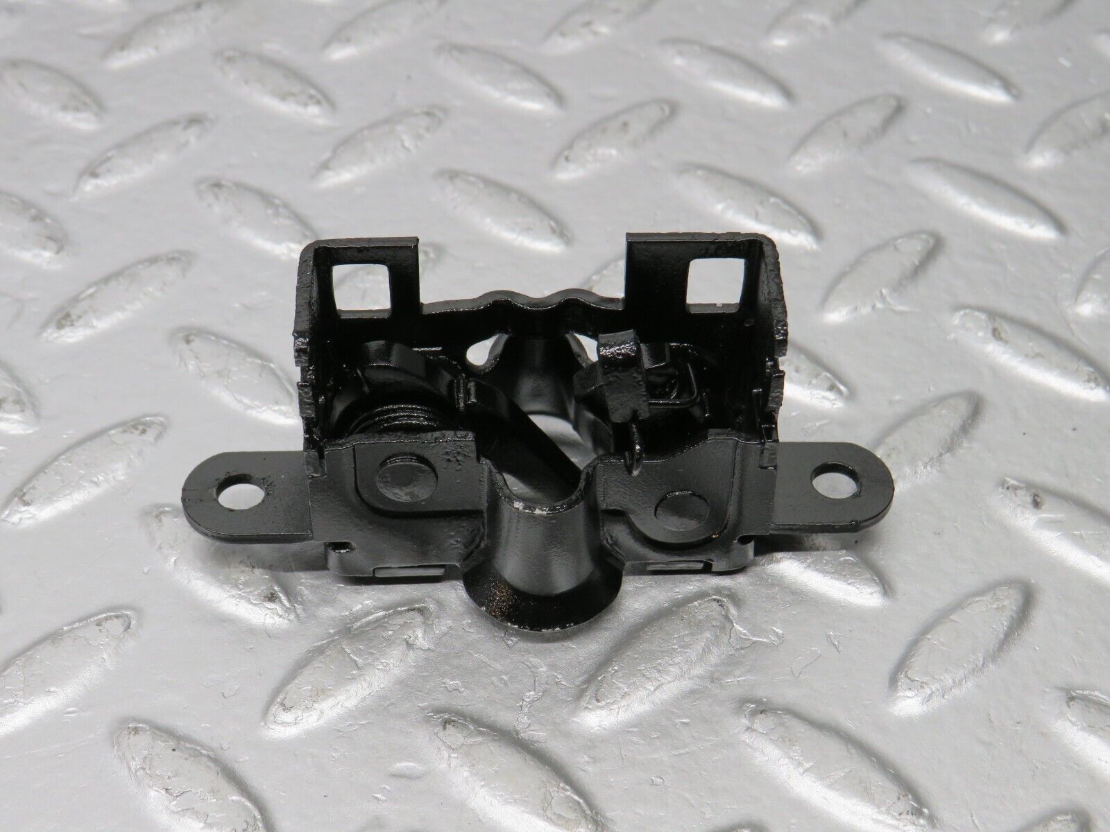 39596 Mercedes-Benz R129 320SL Coupe Bonnet Lock Latch