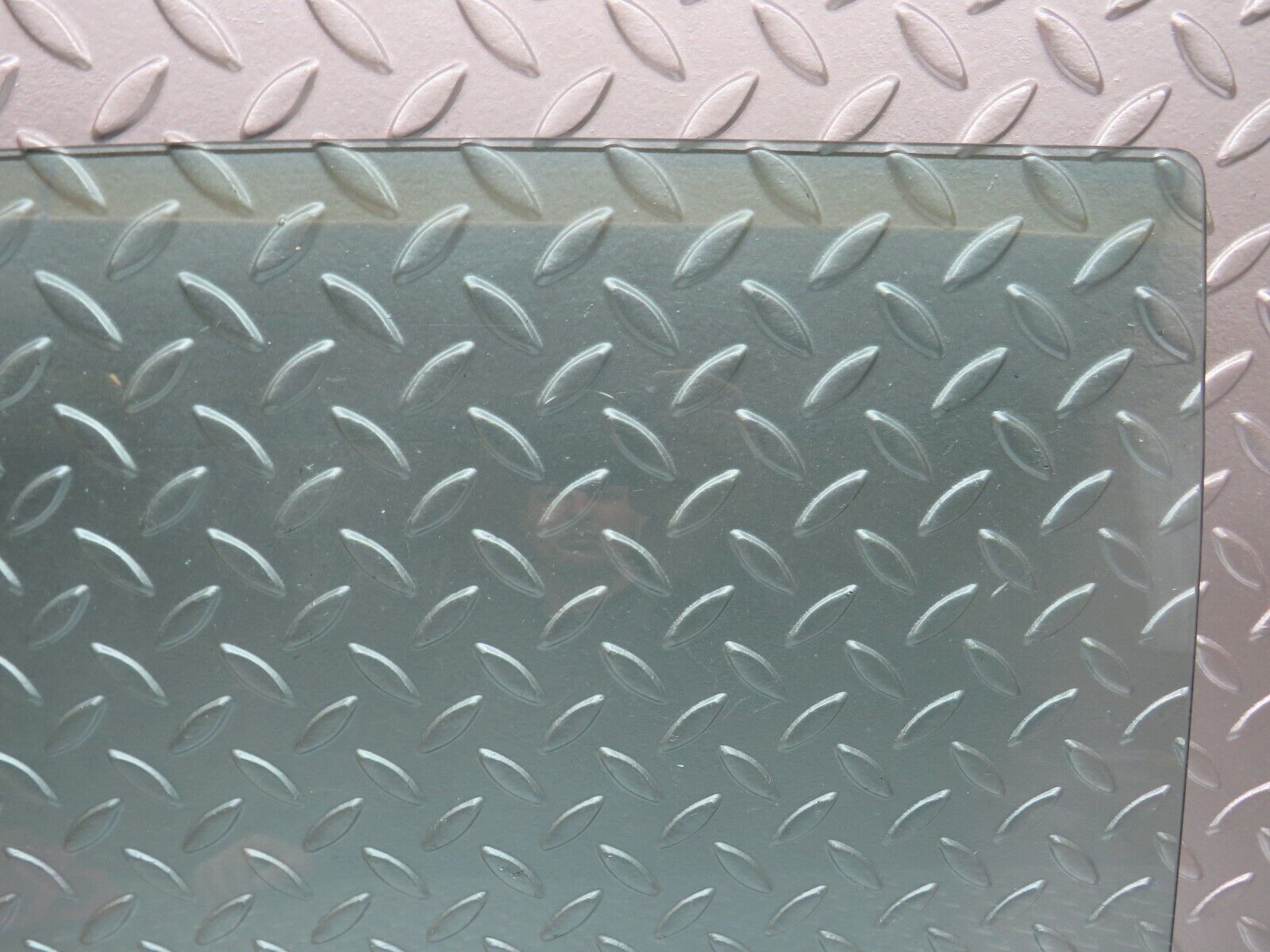 25473 Mercedes-Benz W123 200 Rear Right Door Window Glass