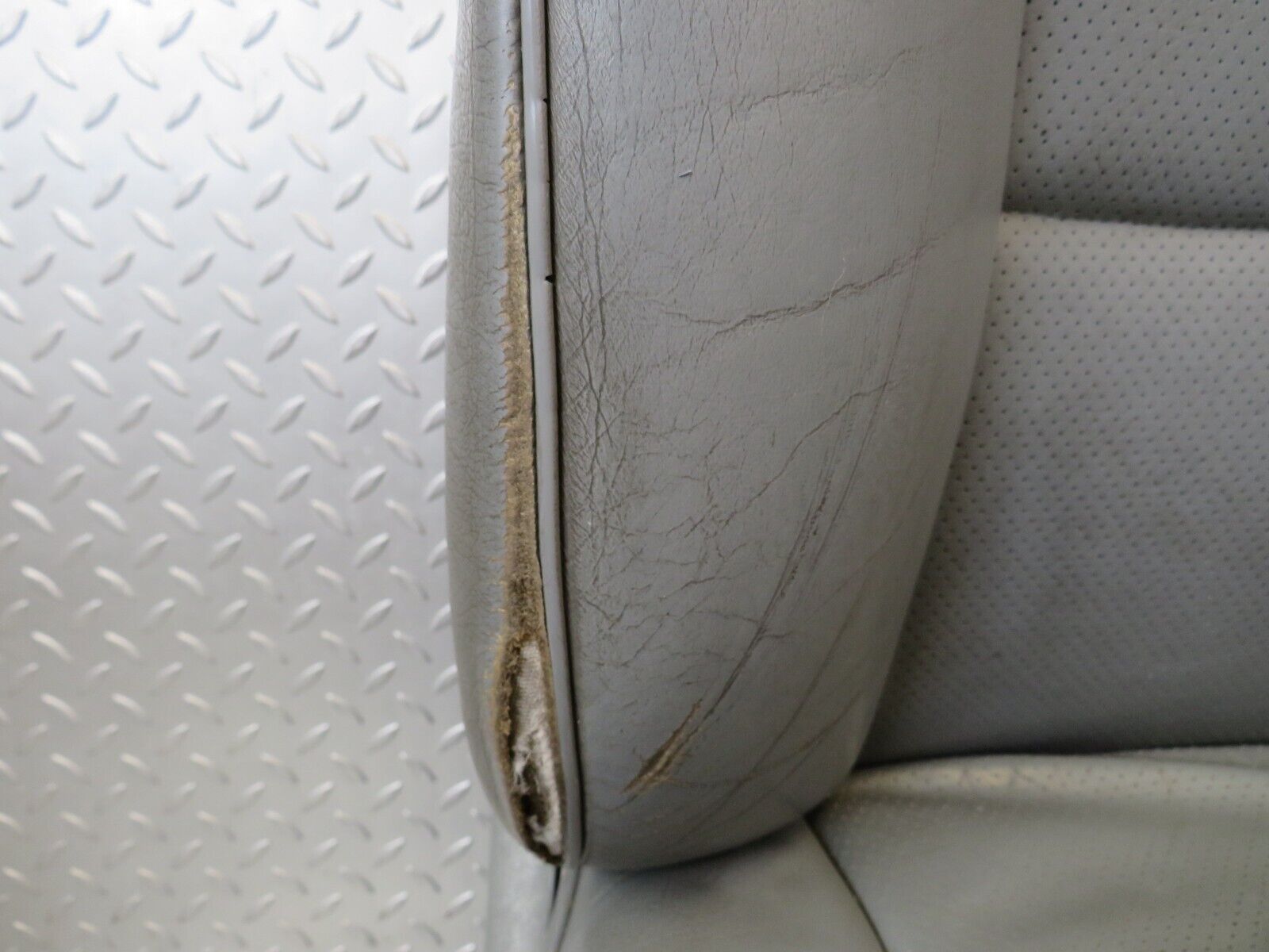 25697 Mercedes-Benz W124 280E Electric Front Right Seat Grey