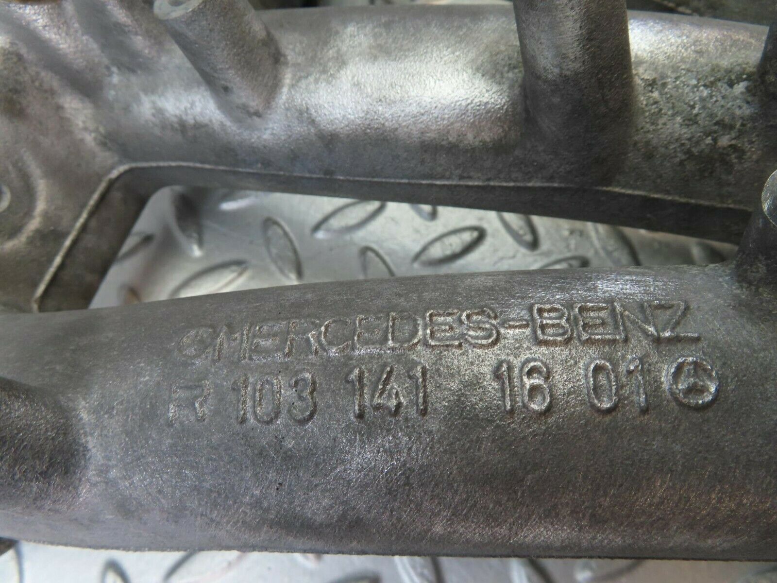 9516 Mercedes-Benz C124 300CE Coupe Intake Manifold 1031411601