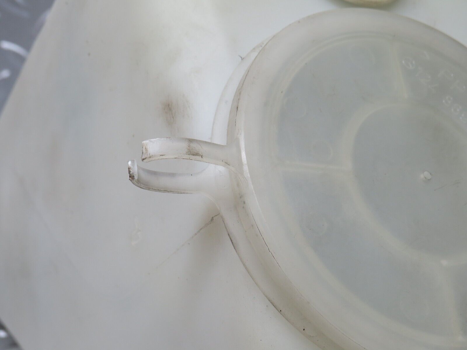 30434 Mercedes-Benz W124 230E Windscreen Washer Fluid Reservoir 1248691020