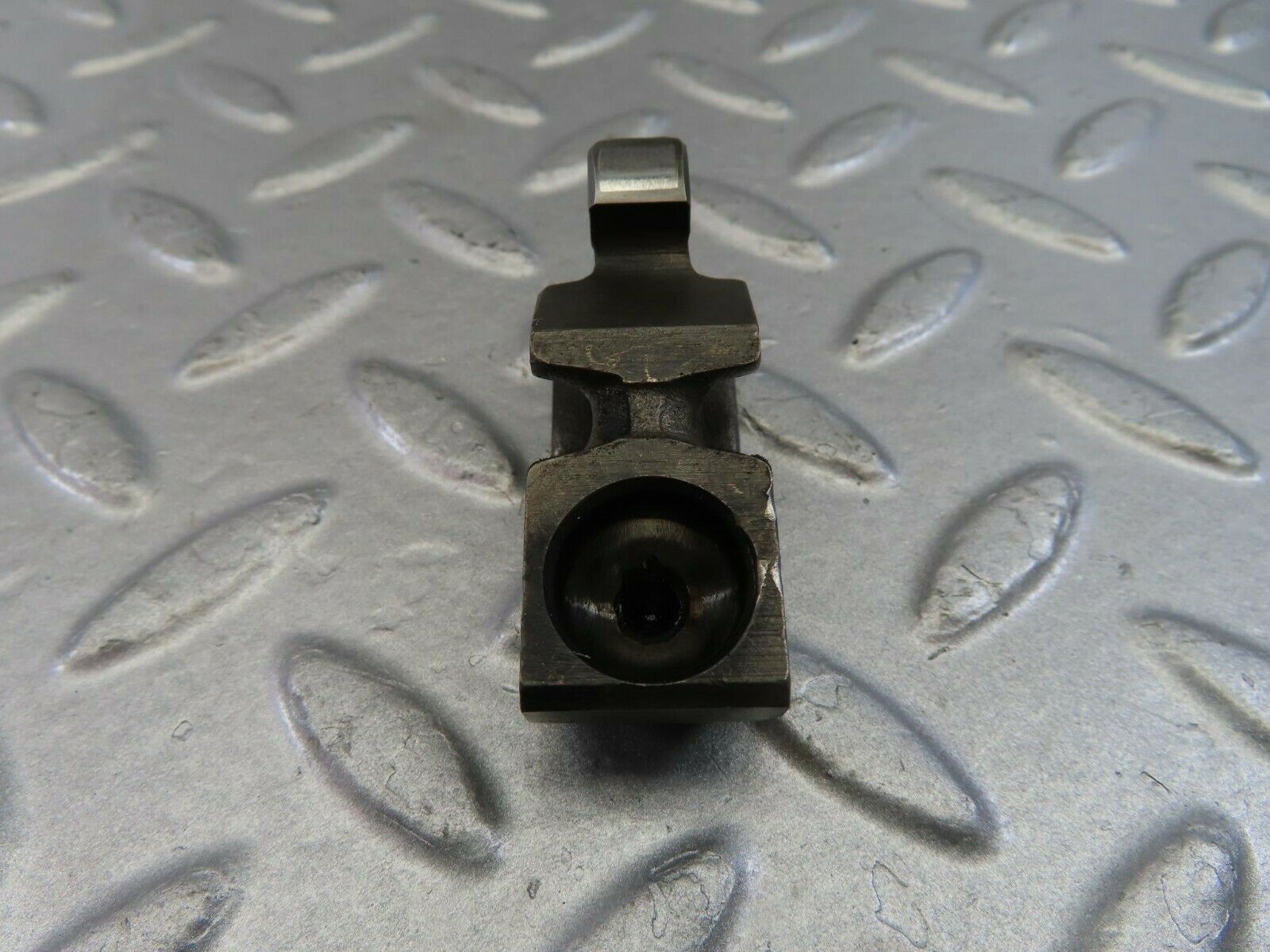 9859 Mercedes-Benz C123 280CE Coupe Valve Rocker Arm With Retaining Spring