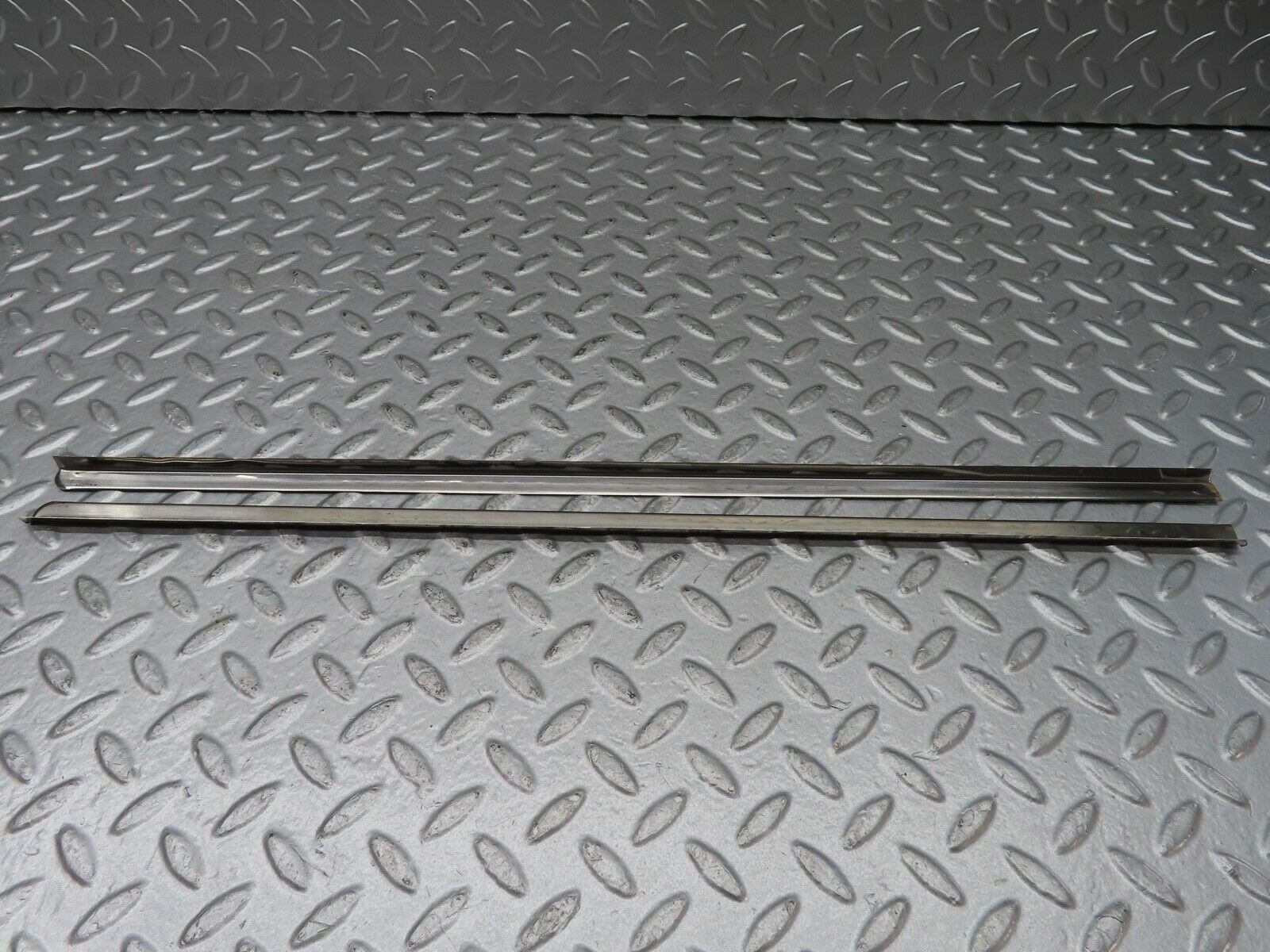 20363 Mercedes-Benz W114 280CE Coupe Sunroof Chrome Trim Set