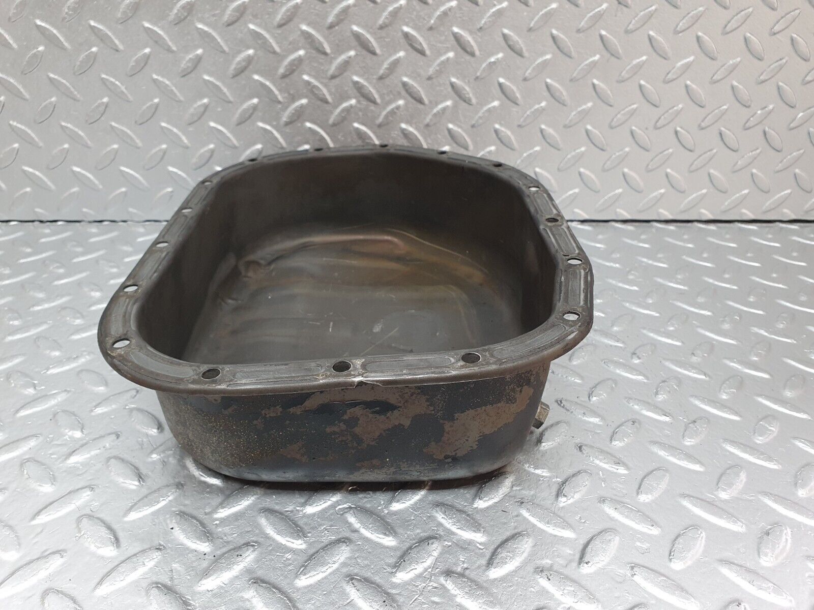 40867 Mercedes-Benz W123 240D Oil Pan Oil Sump