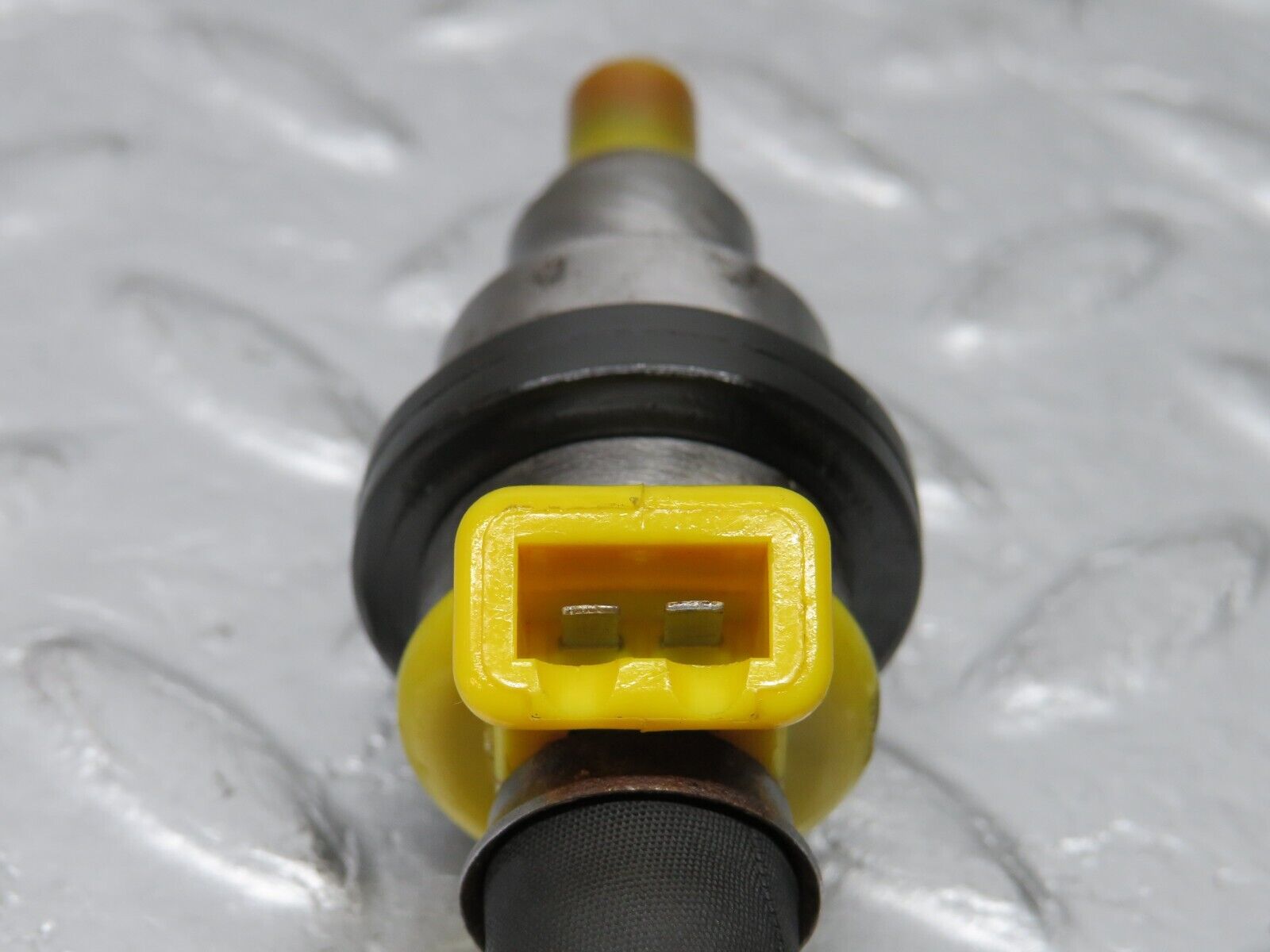 37572 Mercedes-Benz W109 300SEL Fuel Injector Bosch 0280150034