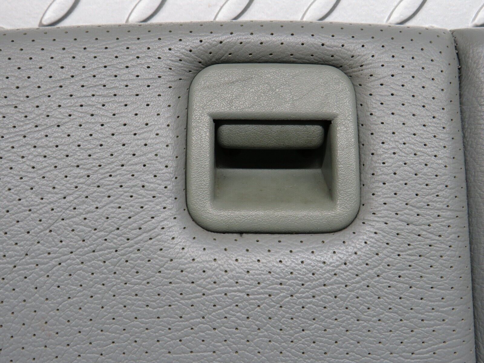 39810 Mercedes-Benz R129 320SL Coupe Rear Seat Grey Leather 1299220101 129920021