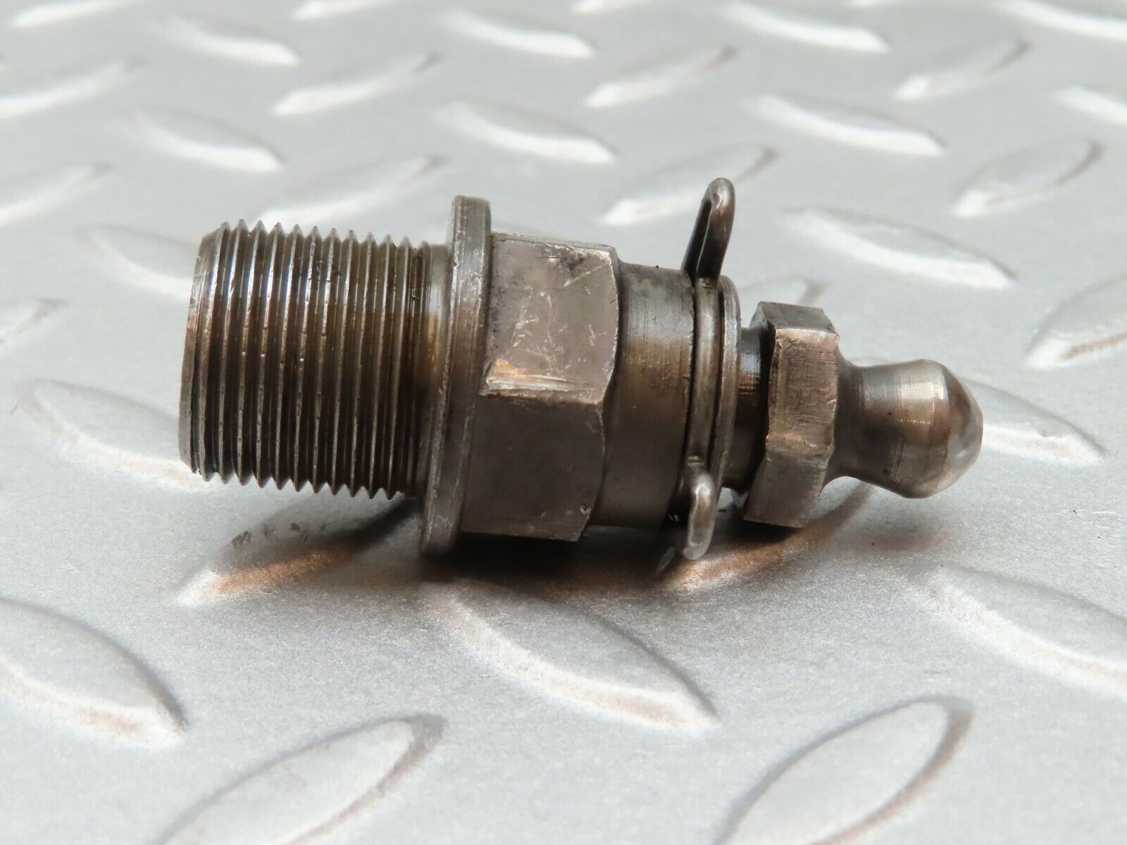 3544 Mercedes-Benz W108 280SE Ball Studs For Rocker Arm Mounting (Timing)