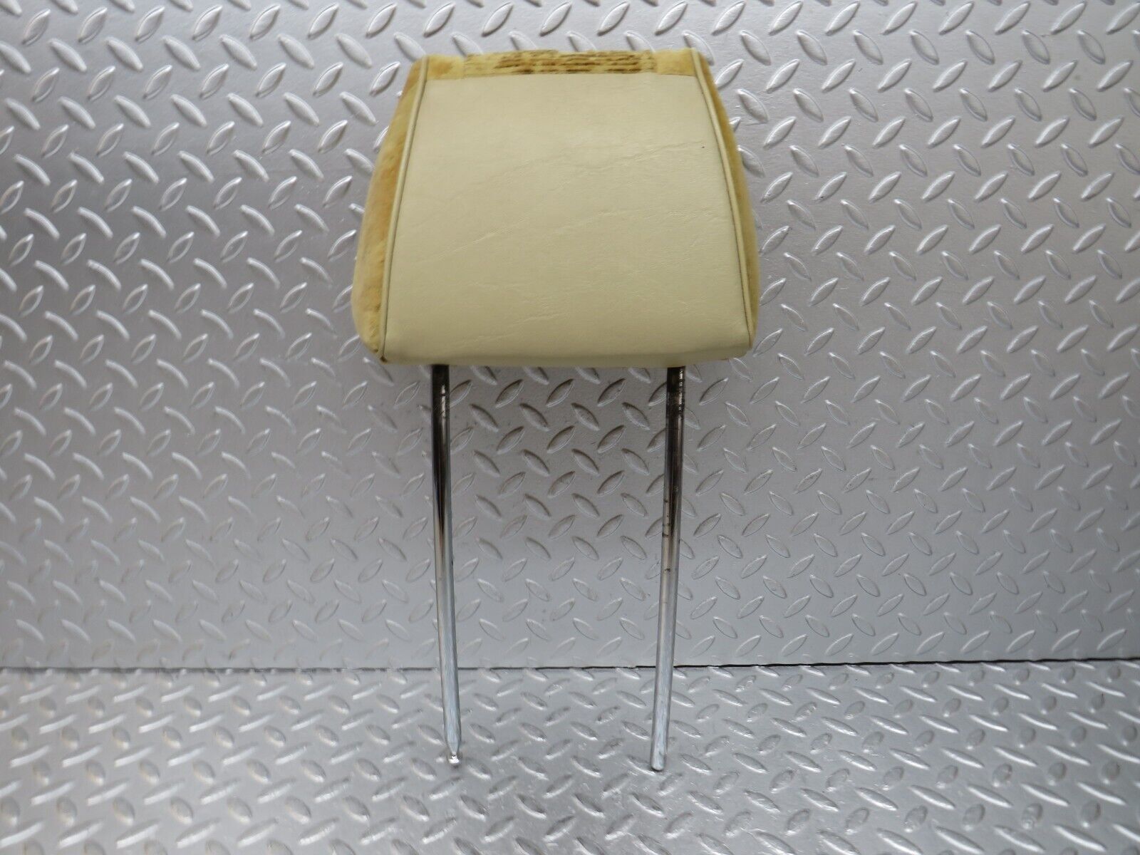 37079 Mercedes-Benz C126 420SEC Coupe Front Seat Headrest