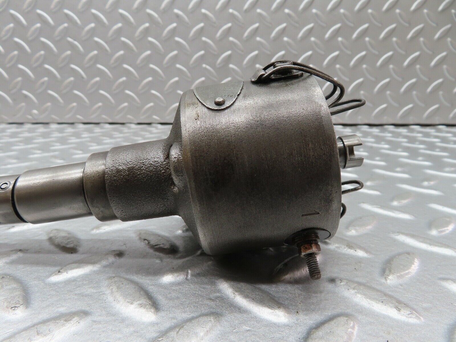 18573 Mercedes-Benz W136 170V Ignition Distributor Bosch VJU4BR1