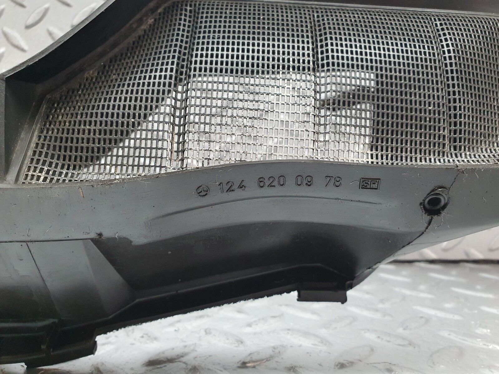 41454 Mercedes-Benz W124 200E Wiper Mechanism Cover Panel 1246280067 1246283707 1246202667 1246200978