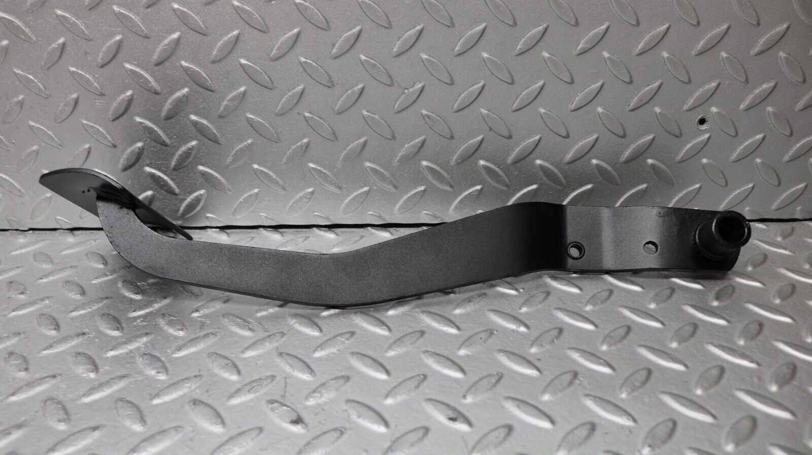 37200 Mercedes-Benz C126 420SEC Coupe Brake Pedal