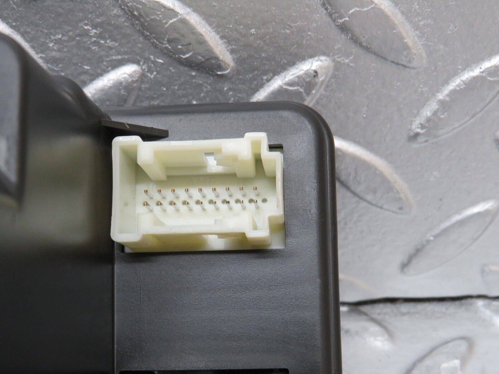 34768 Mercedes-Benz W210 320E Central Locking Pump Hella 2108002648